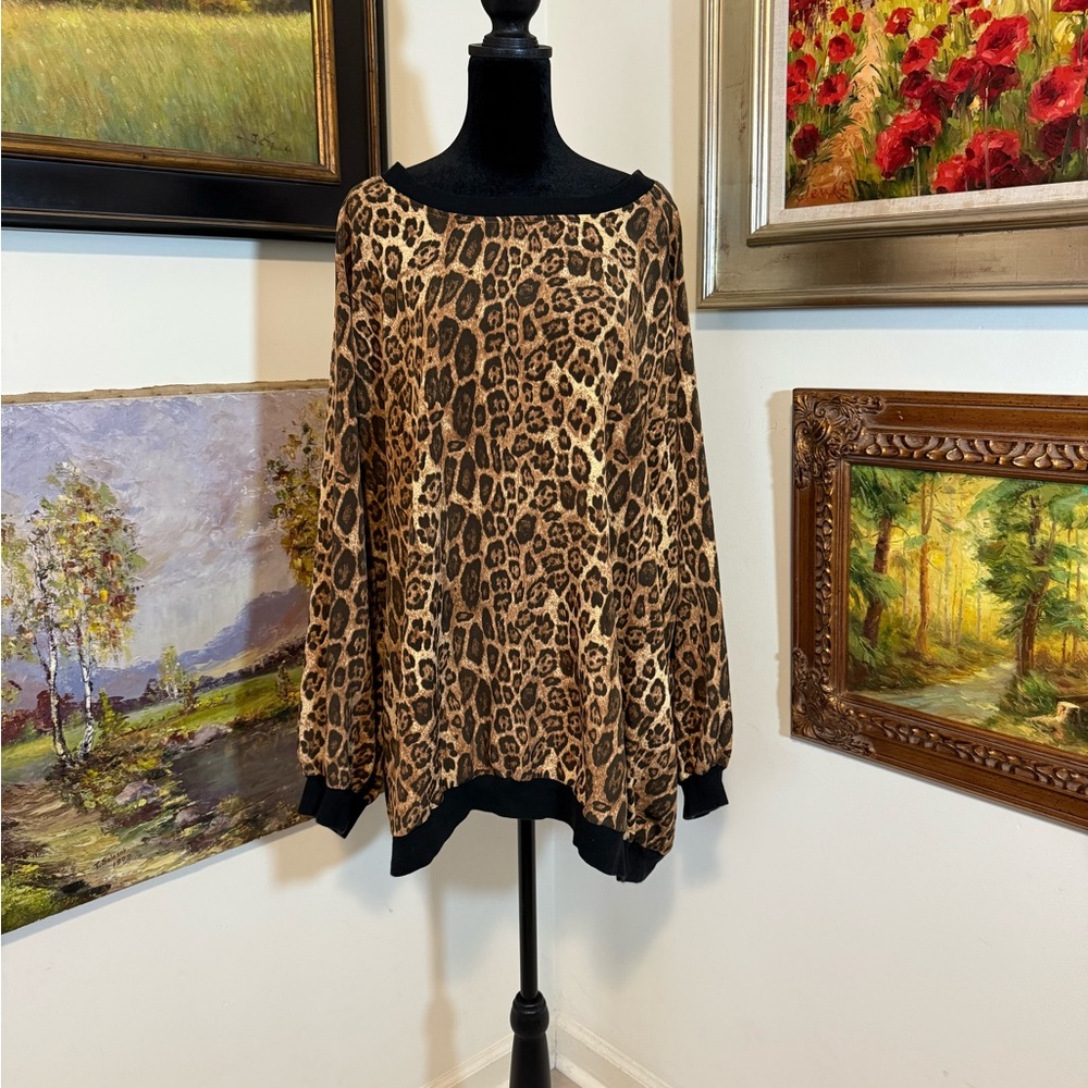🐠 DG2 by Diane Gilman Leopard Print Sweatshirt with Black Accents